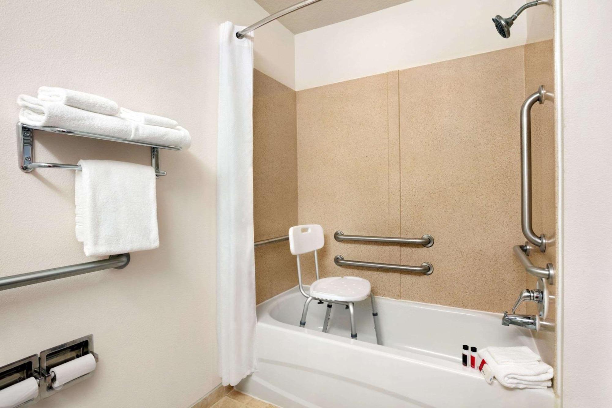 Microtel Inn & Suites By Wyndham Culpeper Luaran gambar